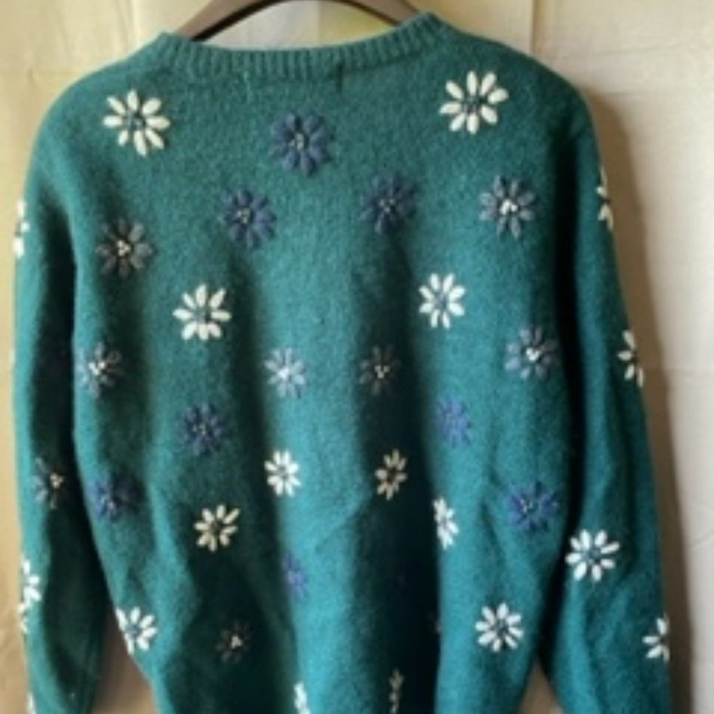 Green Floral Embroidered Button-Front Sweater - Picture 5 of 5